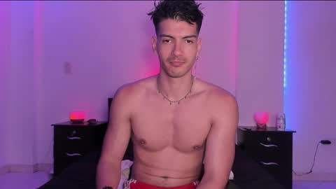 Snapshot of bbbeachboy chatting on January 28, 12:15 am Valentino online show from January 28, 12:15 am