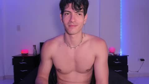 Snapshot of bbbeachboy chatting on January 19, 12:28 am Valentino online show from January 19, 12:28 am