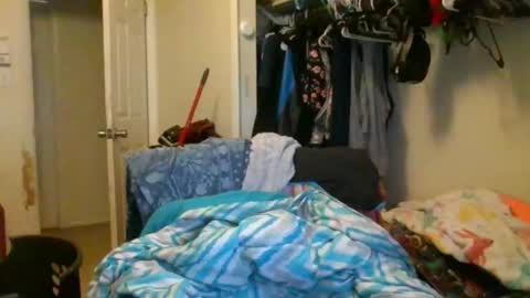 rocker n queen online show from February 4, 9:41 pm