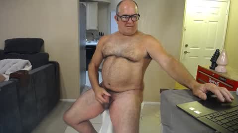 bbrady4 online show from December 3, 9:39 am