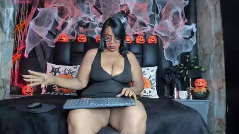 Snapshot of bbwlatina01 chatting on October 11, 12:10 pm Bbwlatina01 online show from October 11, 12:10 pm