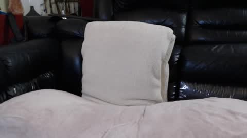 Julie online show from February 7, 5:16 pm