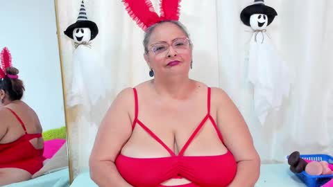 Snapshot of bbwsalome chatting on October 13, 9:06 pm Salome online show from October 13, 9:06 pm