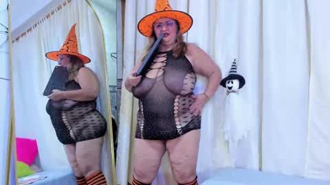 Snapshot of bbwsalome chatting on October 9, 11:54 pm Salome online show from October 9, 11:54 pm