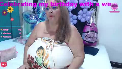 Snapshot of bbwsalome chatting on February 11, 12:17 am Salome online show from February 11, 12:17 am