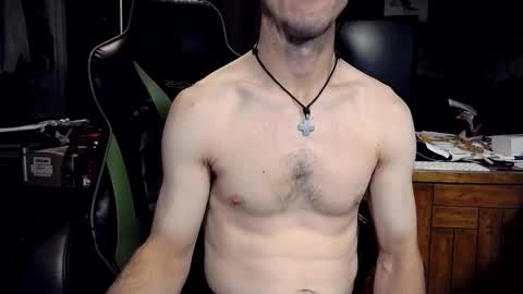 bchillin28 online show from November 9, 6:32 pm