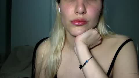 Yours sweet Bea 3 online show from November 17, 9:17 pm