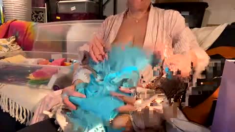 Snapshot of beachymilf chatting on February 22, 7:25 pm BeachyMILF online show from February 22, 7:25 pm