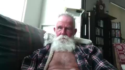 beardbushy online show from September 26, 5:21 pm