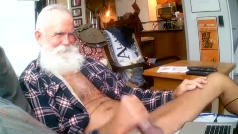 beardbushy online show from September 18, 3:49 pm