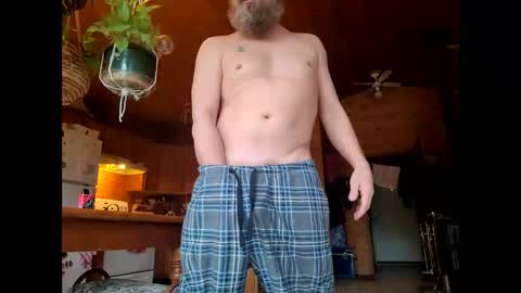 Snapshot of bearded_woodsman chatting on March 6, 4:49 pm bearded_woodsman online show from March 6, 4:49 pm