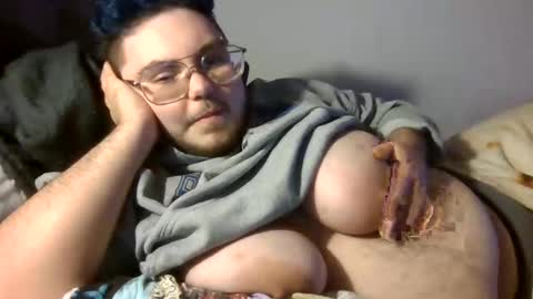 Snapshot of bearmoon820430 chatting on October 1, 3:38 am bearmoon820430 online show from October 1, 3:38 am