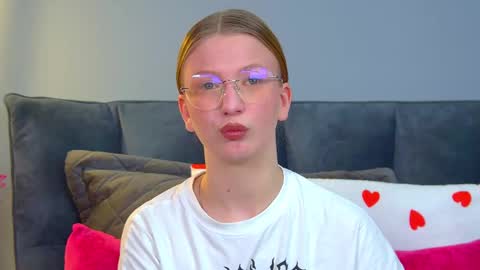 Beatrice online show from March 25, 6:42 am