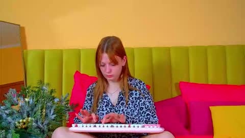 Beatrice online show from December 3, 6:52 pm