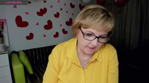 Snapshot of beautiful_lina7 chatting on February 7, 3:30 pm your Lana online show from February 7, 3:30 pm