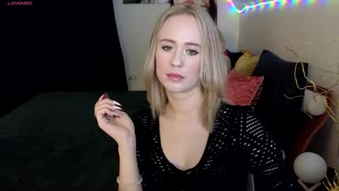 Snapshot of beauty_sashaxx chatting on October 8, 6:14 pm beauty Sasha online show from October 8, 6:14 pm