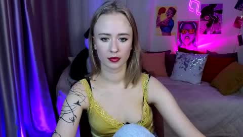 Snapshot of beauty_sashaxx chatting on October 5, 6:59 pm beauty Sasha online show from October 5, 6:59 pm