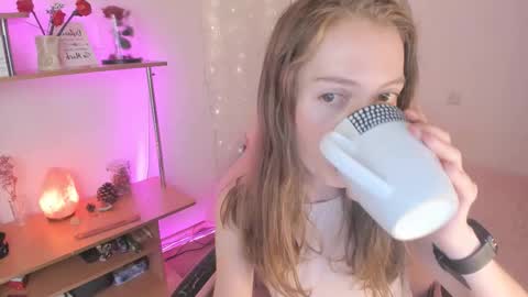 Snapshot of beautyeliise chatting on September 13, 2:30 pm Eliise online show from September 13, 2:30 pm