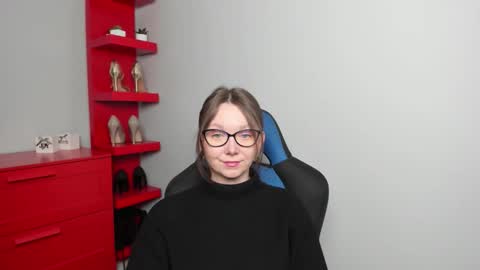 Zoe online show from December 2, 8:02 am