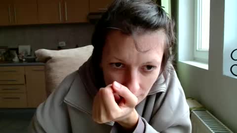 Raluca online show from November 8, 1:47 pm