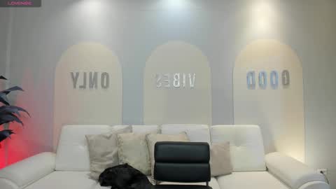 Am Becca online show from March 3, 11:50 am