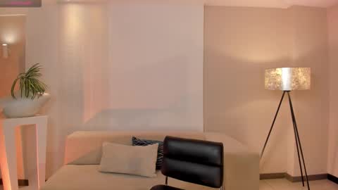 Am Becca online show from February 7, 12:19 pm