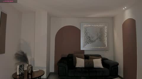 Am Becca online show from April 8, 12:08 pm