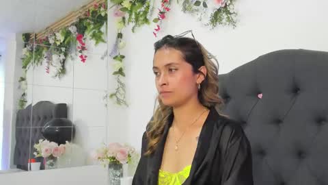 Snapshot of beccamilanni chatting on February 27, 3:48 pm beccamilanni online show from February 27, 3:48 pm