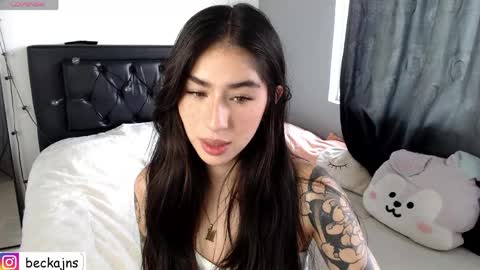 Marzhie online show from April 20, 6:22 pm