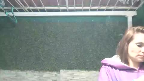 BECKY BOO  online show from April 28, 2:27 am