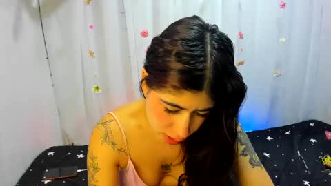 modelo independiente online show from November 1, 10:09 pm