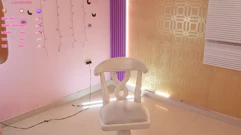 Snapshot of bella19__ chatting on October 20, 8:47 pm bella19 online show from October 20, 8:47 pm