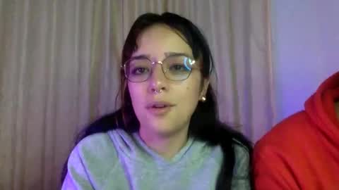 bella_and_koko online show from March 24, 11:33 pm