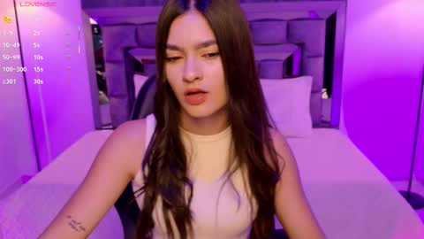 Snapshot of bella_clark2 chatting on October 30, 2:12 am Bella  online show from October 30, 2:12 am