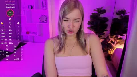 Bella online show from November 28, 9:27 am