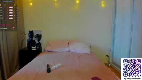Snapshot of bella_foryou chatting on March 6, 2:09 am NastyaThere are legends that in this room all your wishes can come true  Private is Open online show from March 6, 2:09 am