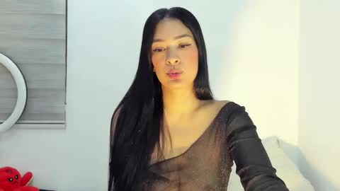 Laura online show from April 4, 8:43 am