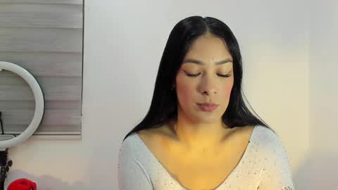 Laura online show from April 8, 4:37 am