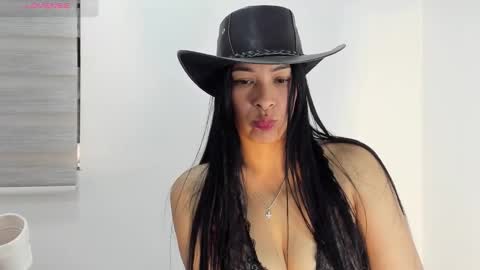 Laura online show from September 13, 7:49 pm
