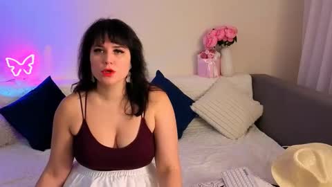 Bella online show from November 13, 8:00 pm