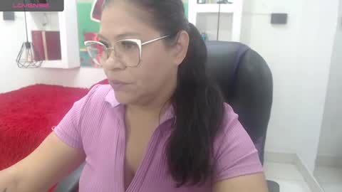 Snapshot of bella_lady_1_ chatting on September 26, 11:51 am lady online show from September 26, 11:51 am