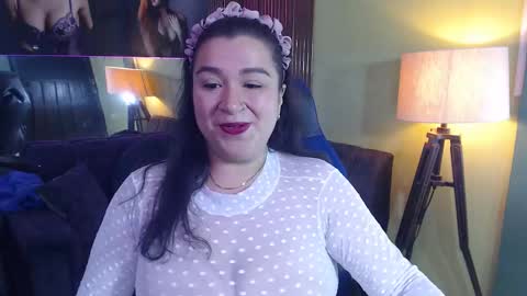 Snapshot of bella_sweet_01 chatting on October 13, 12:07 pm BELLA online show from October 13, 12:07 pm