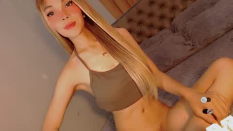 Bella online show from February 19, 1:16 am