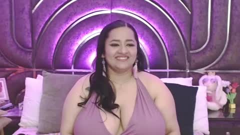 Snapshot of bella_taylor_a chatting on September 16, 2:02 am  Bella Taylore  online show from September 16, 2:02 am