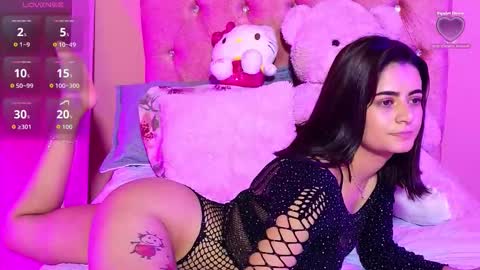 Snapshot of bella_thixx chatting on October 2, 1:59 am bella_thixx online show from October 2, 1:59 am