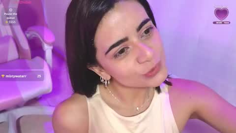 Snapshot of bella_thixx chatting on October 15, 4:38 am bella_thixx online show from October 15, 4:38 am