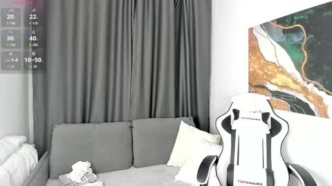 Snapshot of bella_xx_ chatting on October 17, 3:10 am bella_xx_ online show from October 17, 3:10 am