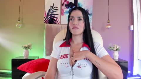 Snapshot of bellaclaiir chatting on October 10, 2:34 pm Bella Clair online show from October 10, 2:34 pm