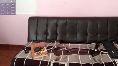 Snapshot of bellah_rose_squirt chatting on September 29, 4:39 pm Bella online show from September 29, 4:39 pm