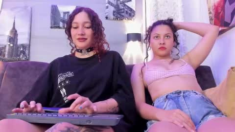 Snapshot of bellakittyyy_ chatting on September 29, 4:00 am Bella online show from September 29, 4:00 am